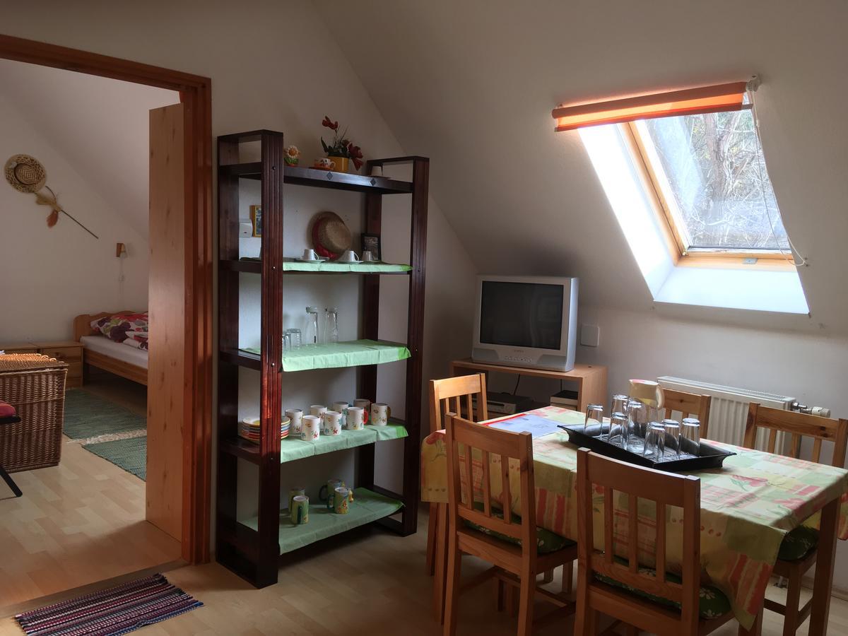 Bakonyi Apartmanhaz Eplény Eksteriør bilde